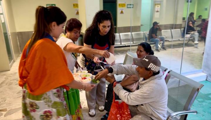 DIF Zamora compartió alimentos con familias en el marco de las fiestas...