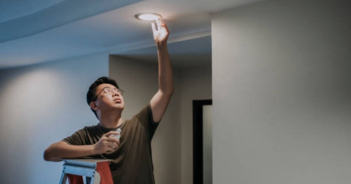 UK households told 'switch lights off' with epidemic spreading across England