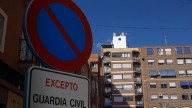 Apuñala a su inquilina y vive con el cadáver durante un año