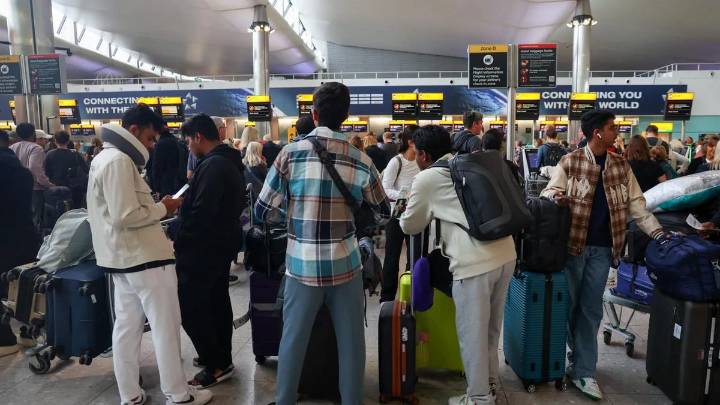Ciberataque en Londres, Bruselas y Berlín: vuelos cancelados y demoras masivas