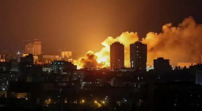 Kiev intensifica ataques en Rusia mientras el frente de batalla se extiende