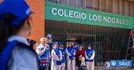 De muros rayados a coloridos: el gran cambio en fachada de Colegio Los Nogales junto a Chile Pinta