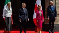 Sheinbaum recibe al premier de Canadá Mark Carney, intercambian presentes