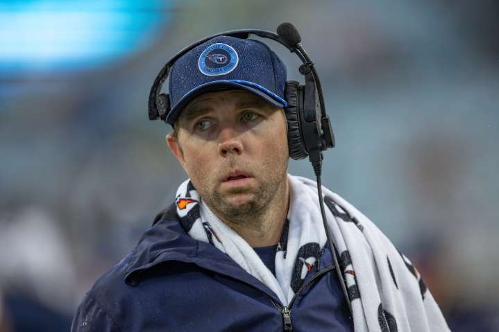 Ex-Patriots assistant taking over Titans play