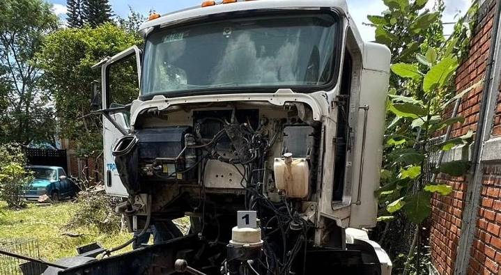 Hallan en Morelia tractocamión robado en Jalisco