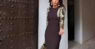 Rocío Osorno, de burdeos y con bordados, se atreve con las combinaciones originales en un look de invitada que copiarás este otoño