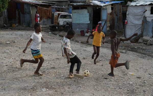 Ataque con drones mata a 8 niños en fiesta de cumpleaños en Haití