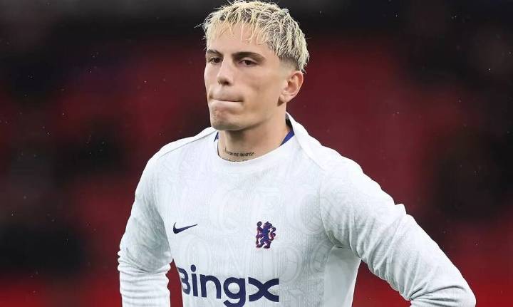 Insultos, rechazo y escándalo: el ataque que sufrió Alejandro Garnacho en el Manchester United
