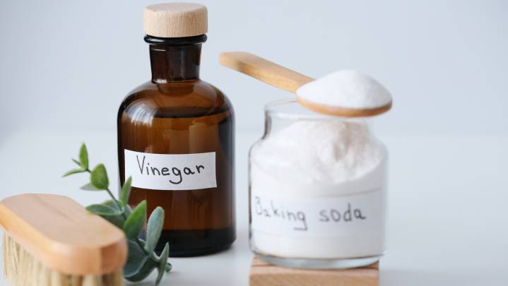 Vinegar Vs Baking Soda: What's The Best Natural Cleaner?