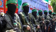 Hamás publica una imagen de los cerca de 50 rehenes en Gaza con el nombre de un piloto desaparecido en 1988