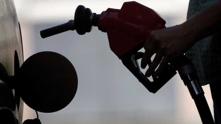 Gas prices in Michigan dip to nearly $3 a gallon