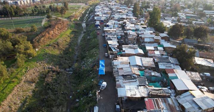 Municipalidad de La Florida denuncia amenazas contra funcionarios por desalojo de Campamento Dignidad