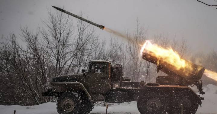Opinion: Russia losing war against Ukraine, US should help