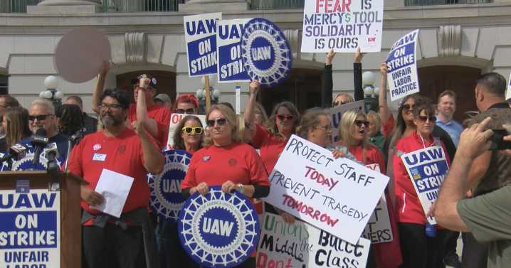 Union members rally at Wisconsin Capitol pushing for Mercyhealth policy changes