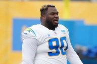 Deadspin | Report: NFL fines Chargers DT Teair Tart for slap