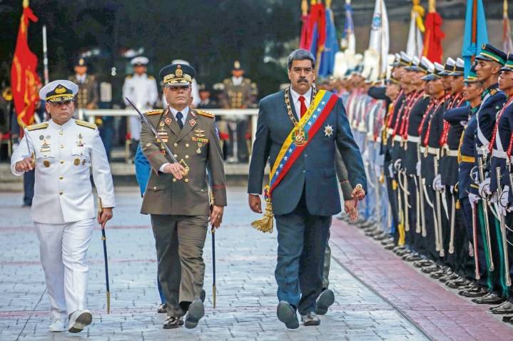 Venezuela dice que “llegó la hora de la guerra revolucionaria”; descarta que lancha destruida por EU fuera del narco