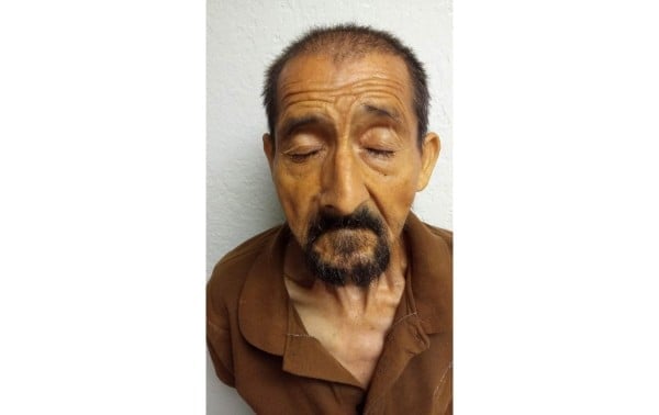 ¿Lo reconoce? Autoridades buscan a la familia de adulto mayor extraviado