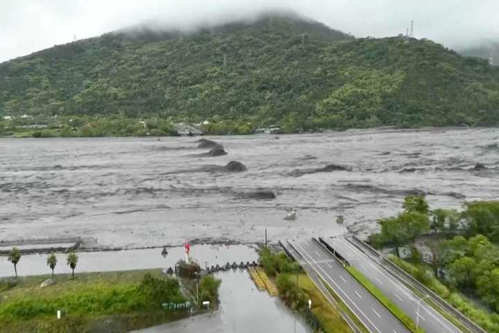 14 killed, 124 Missing in Taiwan After Barrier Lake Burst