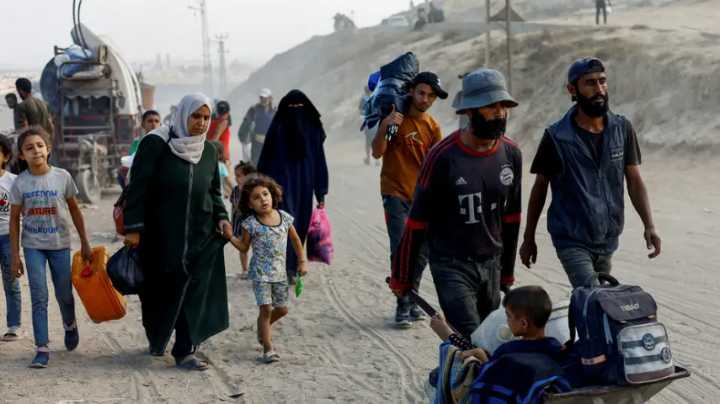Ciudad de Gaza: Israel abre ruta para que huyan palestinos