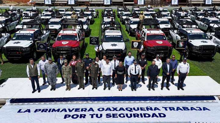 Policías de Oaxaca reciben armamento de origen israelí