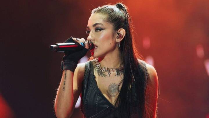 María Becerra tuvo que suspender un concierto en España luego de que una persona sufriera un infarto