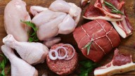 Polémica de criar bebés solo con dieta carnívora