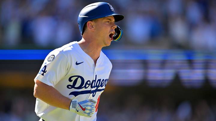 Dodgers’ Will Smith playoff return date ‘up in the air’ with hairline fracture