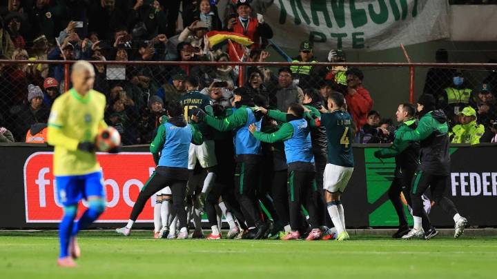 Bolivia le ganó a Brasil en El Alto y jugará el repechaje mundialista