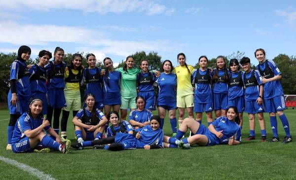 La selección femenina afgana de refugiadas debutará en un torneo en EAU