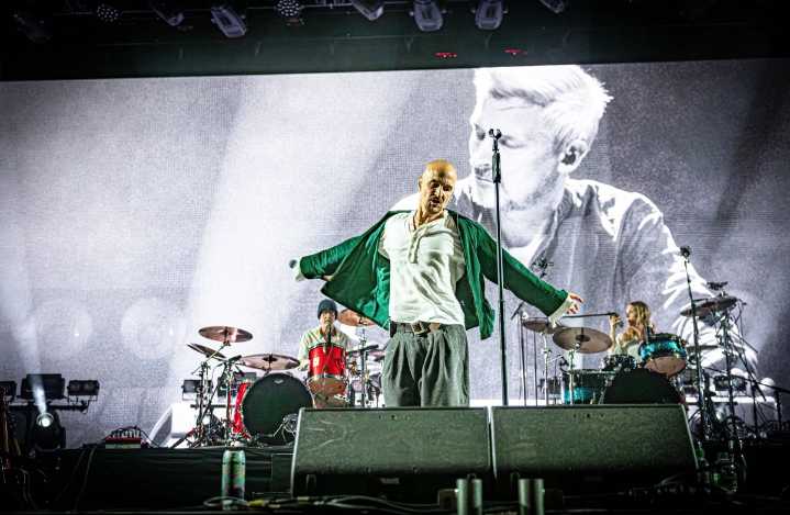La banda James rechaza uso de su canción ‘Sit Down’ en protesta de ultraderecha en Londres