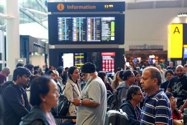 Un detenido en Inglaterra por el supuesto ciberataque que afectó a aeropuertos europeos
