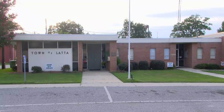 Suspended Latta recreation director charged with embezzlement
