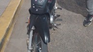 Una motociclista resultó herida tras impactar con una camioneta