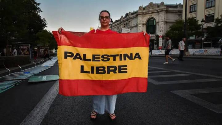 Banderas y protestas. De dónde viene el histórico apoyo de España a los palestinos y cómo afecta a su relación con Israel