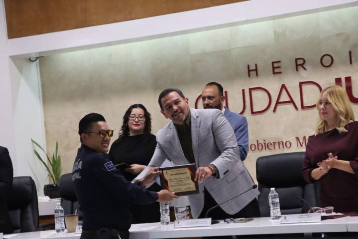 Reconoce cabildo a tres oficiales de la SSPM como “Empleados del año”