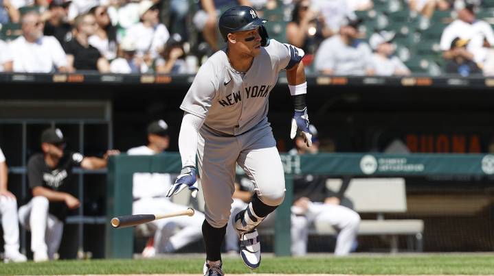 Yankees head to Houston in appropriate style