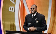 Carmelo Anthony recuerda a su padre puertorriqueño durante su exaltación al Salón de la Fama