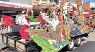 Desfile patrio: Marcialidad y color