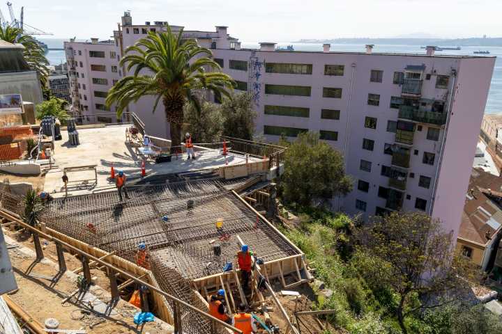 Plaza Los Inmigrantes en Valparaíso: obras en Cerro Concepción avanzan en un 45%
