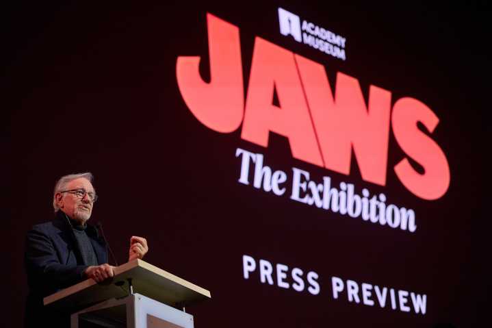 Spielberg abre la mayor exhibición de 'Jaws' y recuerda los sacrificios detrás del éxito