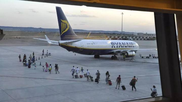 Ryanair golpea a Zaragoza y reducirá hasta un 45% sus plazas