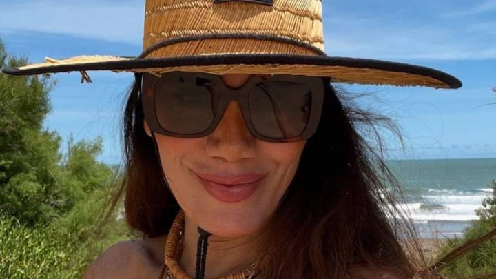 En trikini extra small, Florencia de la V paralizó las playas de Tailandia