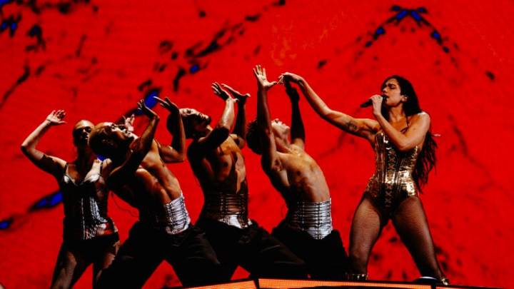 Review & setlist: Dua Lipa ramps up the energy, and the electricity, at TD Garden