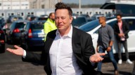 Everyone Thinks Elon Musk is Going to Build a SpaceX Mobile Network