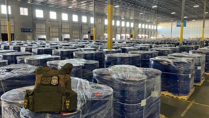 Estados Unidos decomisa 316 mil kilos de precursores químicos para la elaboración de drogas destinados al Cártel de Sinaloa