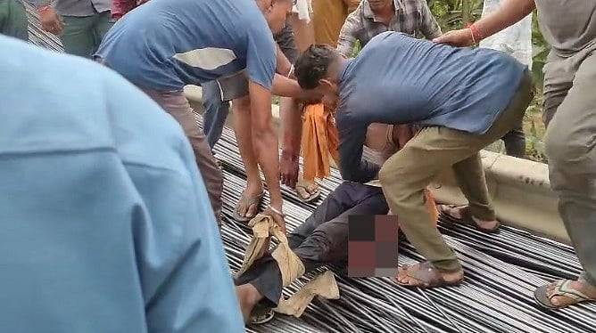 Madhya Pradesh: Truck Rams Trolley On NH-30 In Mandla, Three Seriously Injured