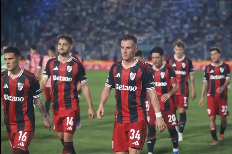 Otra dura derrota de River que no pudo recuperar el liderazgo
