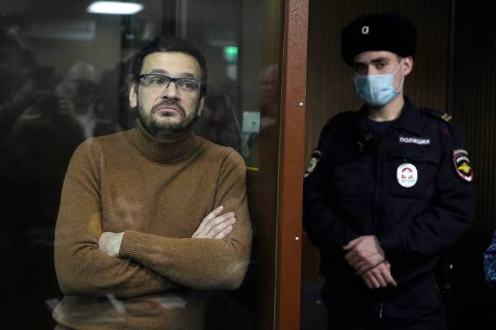 Rusia retira la nacionalidad al opositor en el exilio Ilia Yashin