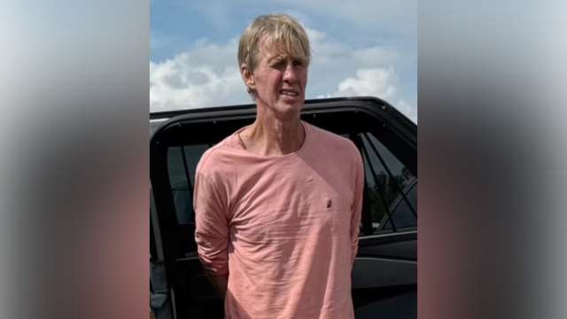 Man guilty of attempting to assassinate Trump in Florida stabs himself with pen