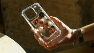 El truco casero para devolverle la claridad a la funda de tu móvil y dejarla como nueva
